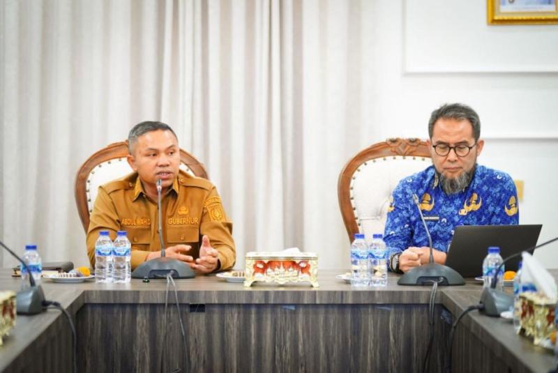 Gubernur Riau Canangkan Program Satu Rumah Satu Sarjana